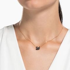 5204133 Swarovski Kolye İconic Swan:Pendant Sml Jet/Ros