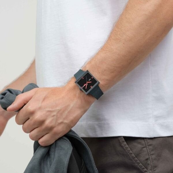 SO34M701 Swatch Squared Off Unisex Kol Saati