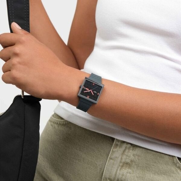 SO34M701 Swatch Squared Off Unisex Kol Saati