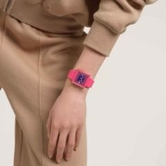 SO34R700 Swatch Squarely Berry Unisex Kol Saati SO34R700
