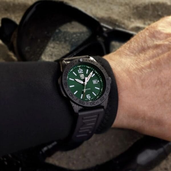 LUMINOX XS.3137.B PACIFIC DIVER (İsviçre Üretimi Ronda 515 Mekanizmalı) Erkek Kol Saati