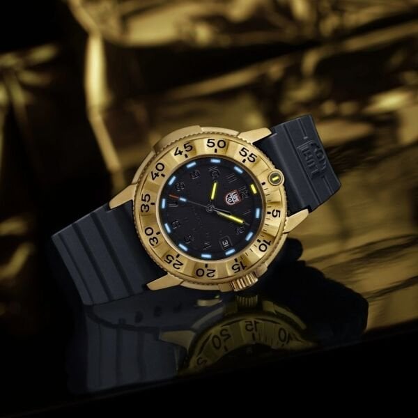 LUMINOX XS.3221.NSF NAVY SEAL FOUNDATION 3220 Serisi (İsviçre Üretimi Ronda 515 Mekanizmalı) Erkek Kol Saati