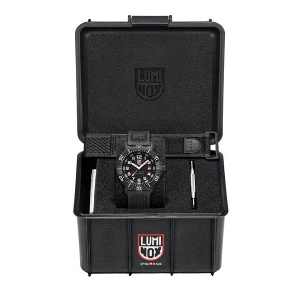 LUMINOX XS.4231.SET NAVY SEAL 4230 Serisi (İsviçre Üretimi Ronda 715 Mekanizmalı) Erkek Kol Saati