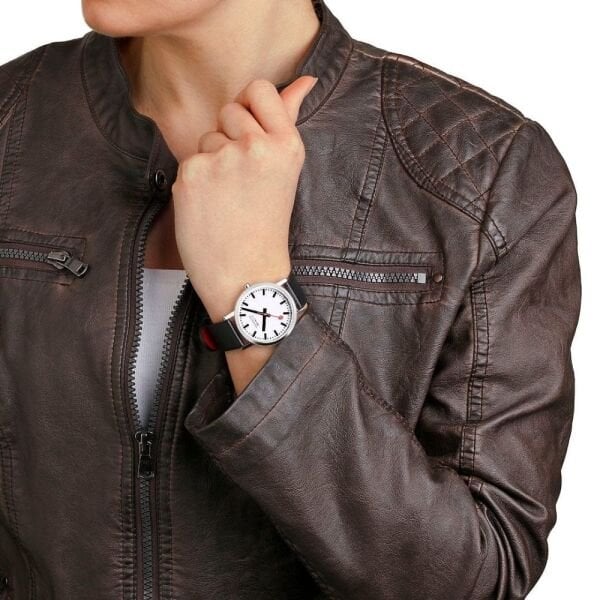 A660.30314.11SBBV Mondaine Classic Kadın Kol Saati