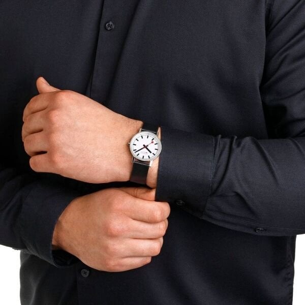 A660.30314.11SBBV Mondaine Classic Kadın Kol Saati