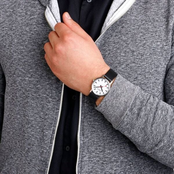 A660.30314.16SBBV Mondaine Classic Kadın Kol Saati