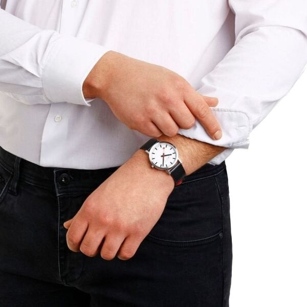 A660.30360.16SBBV Mondaine Classic Erkek Saati