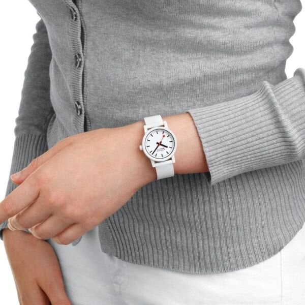 MS1.32110.RA Mondaine Essence Kadın Kol Saati