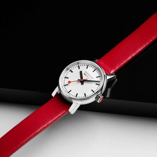 MSE.26110.LCV Mondaine Evo2 Kadın Kol Saati