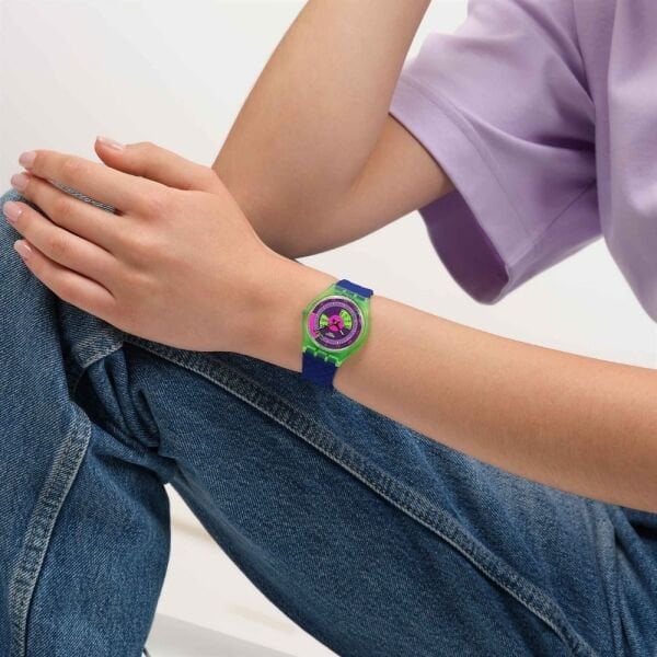 SO28G704 Swatch Neon Skychart Bayan Kol Saati