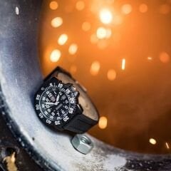 XS.3051.F LUMINOX F ORIGINAL NAVY SEAL 3000 Serisi (İsviçre Üretimi Ronda 515 Mekanizmalı) Erkek Kol Saati XS.3051.F